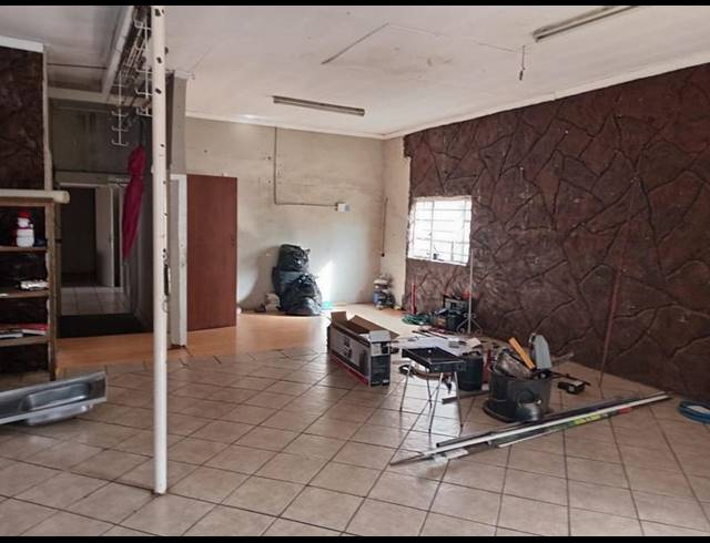 3 BEDROOM HOUSE FOR SALE IN PIENAARSDORP